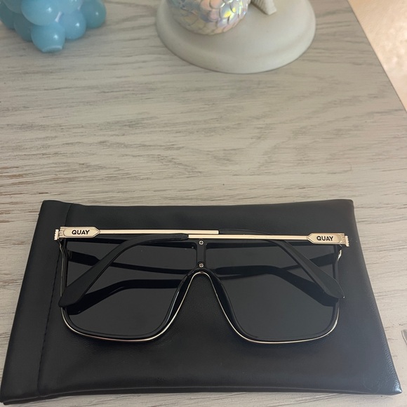 Black Quay Polarized Nightfall Remixed Sunglasses with Gold Accents main image 4